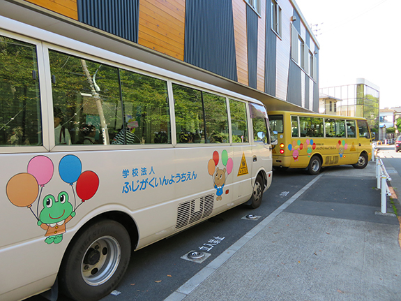 写真：幼稚園バス